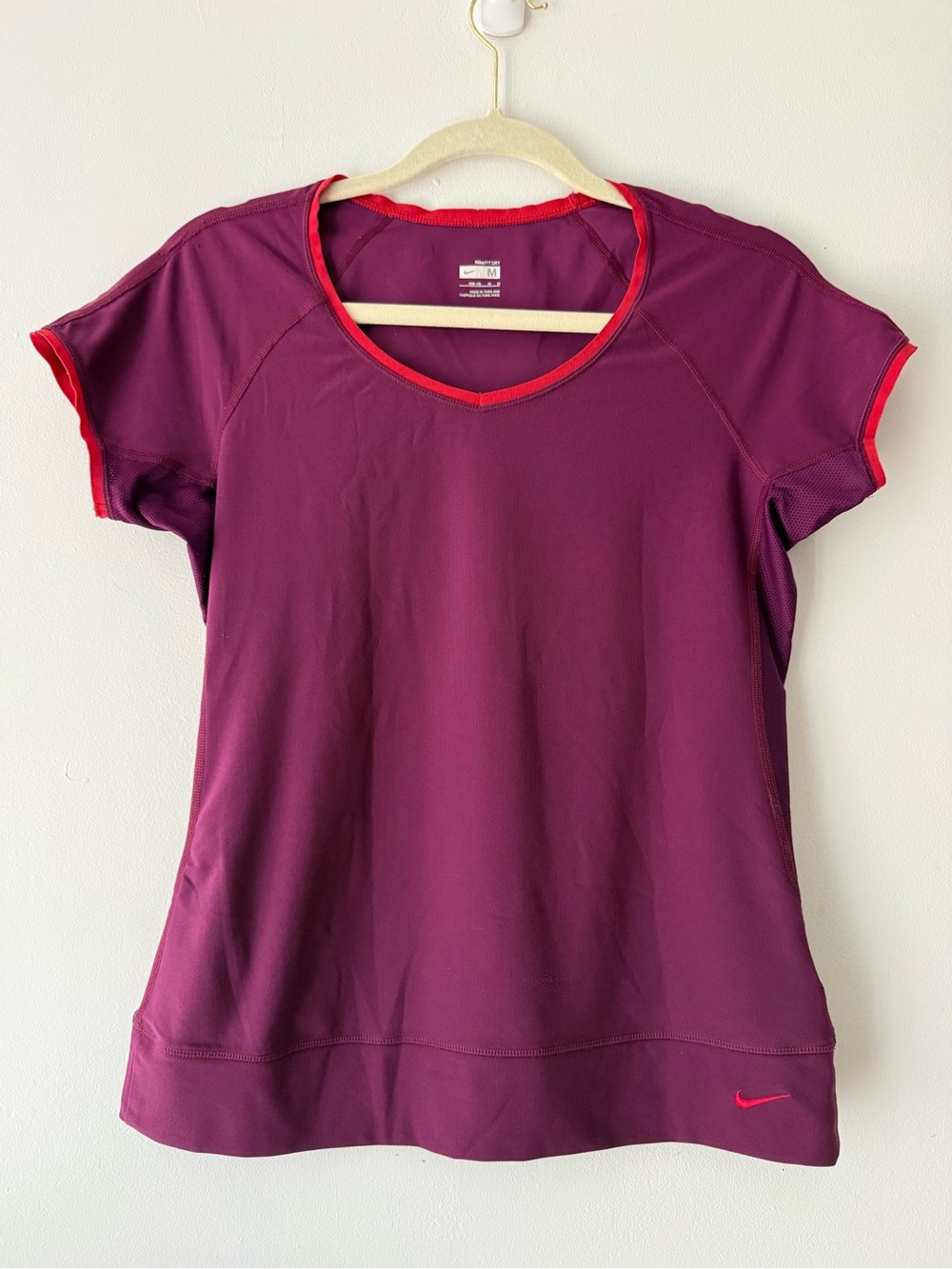 Nike Women's Plum Short Sleeve Top with Pink Trim Size Medium